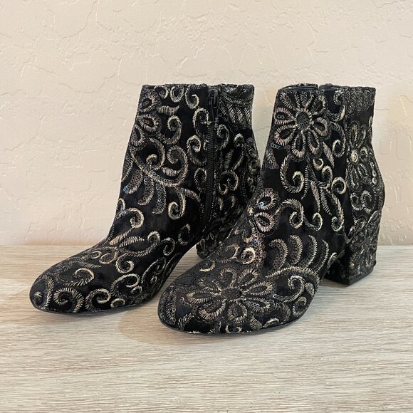 New Aldo Bootie Boots Black Velvet Gold Embroidered Stitched Sequins Side Zip - Picture 1 of 14